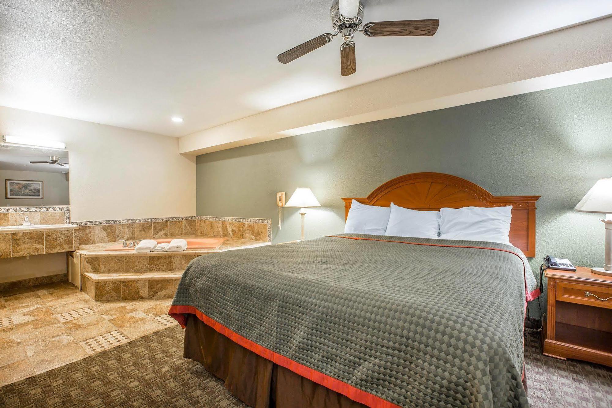 Rodeway Inn Delano Zewnętrze zdjęcie