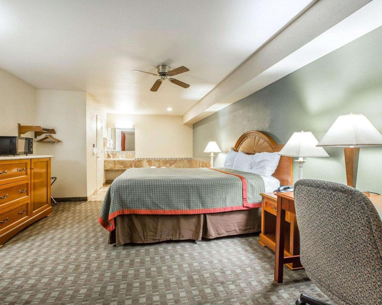 Rodeway Inn Delano Zewnętrze zdjęcie